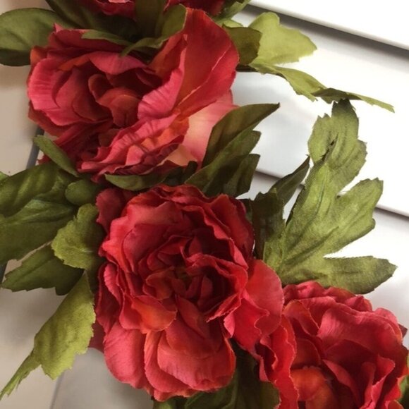 Delicate Pinkish Red Feminine Flower Leaf Floral Decor Twine Tweed Hoop Wreath - Picture 6 of 6